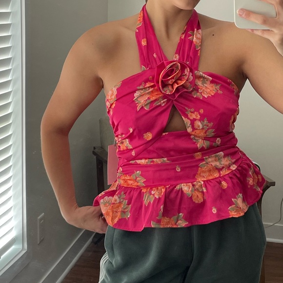 WAYF Floral rose y2k ruffle top - Picture 3 of 7